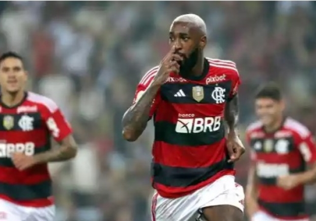 Edmundo se revolta com atuação do Vasco contra o Flamengo